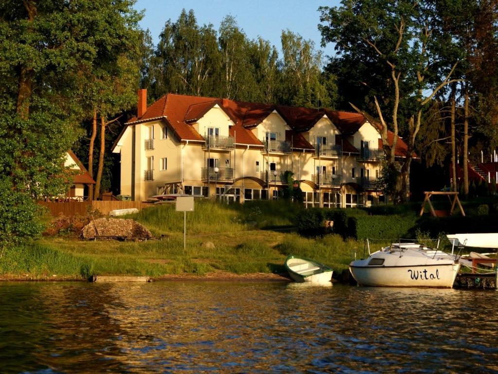 Hotel Bialy Labedz Kretowiny